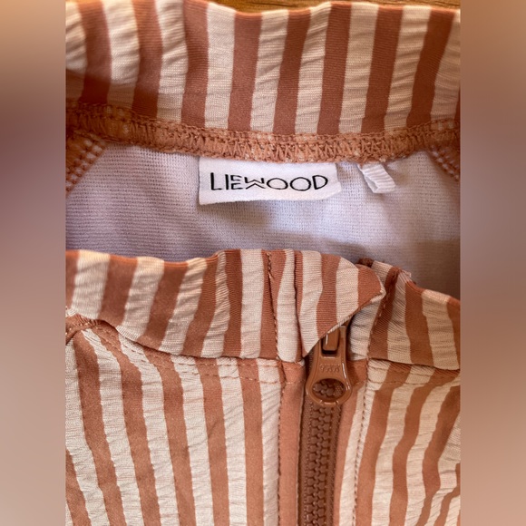 Liewood rash guard, size 98/104 (4T), rose stripe - Picture 3 of 8